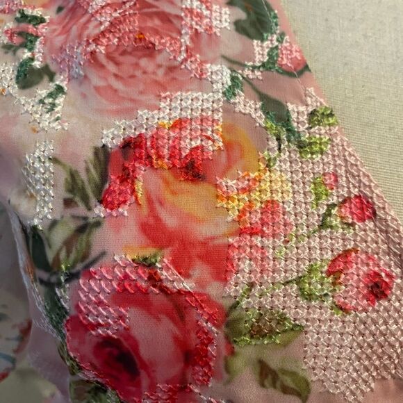 Hemant& Nandita rose floral embroidered top, XS - Picture 3 of 16